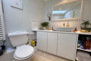 En-suite- click for photo gallery